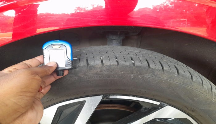 2025 Hyundai NEW I20 ASTA 1.2 MT, Petrol, Manual, 3,620 km, tyre