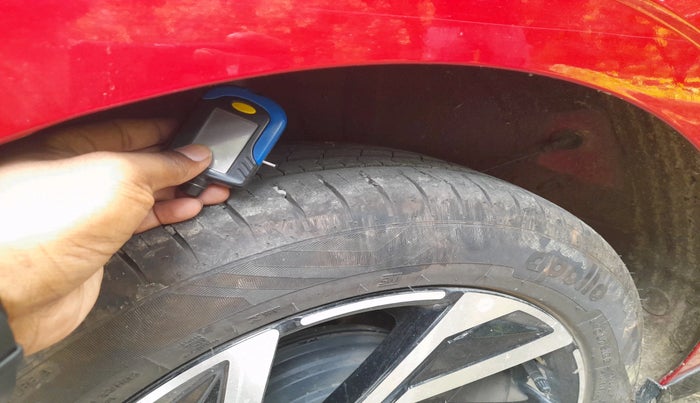 2025 Hyundai NEW I20 ASTA 1.2 MT, Petrol, Manual, 3,620 km, tyre