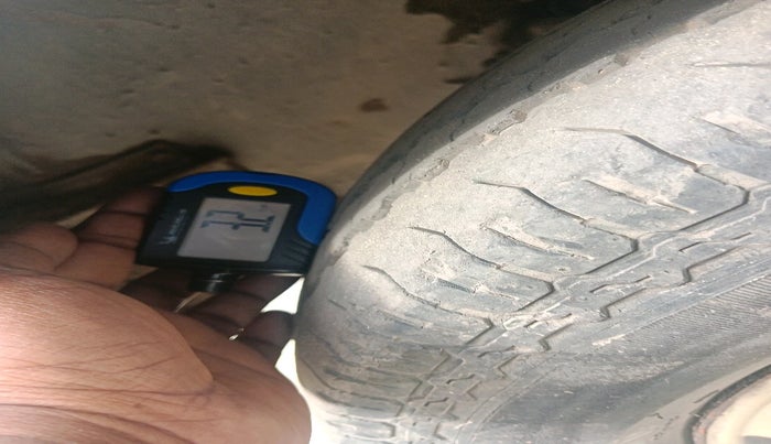 2011 Hindustan Motors Ambassador GRAND 1800 ISZ MPFI, CNG, Manual, 1,64,442 km, tyre