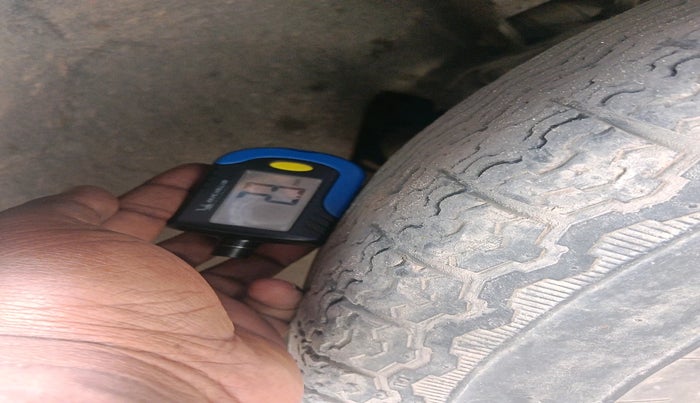 2011 Hindustan Motors Ambassador GRAND 1800 ISZ MPFI, CNG, Manual, 1,64,442 km, tyre