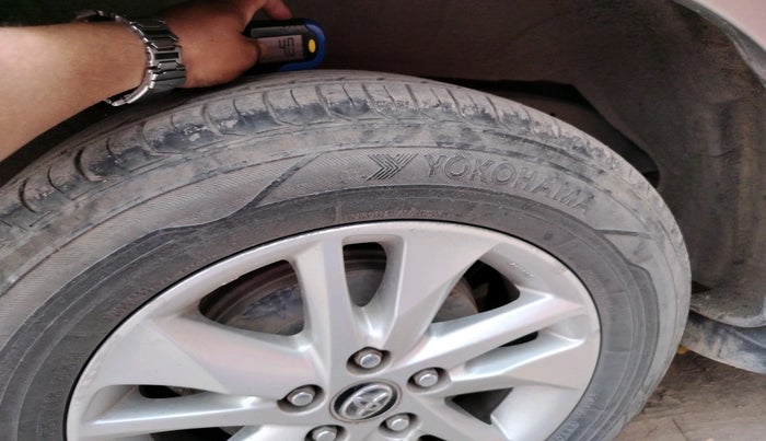 2018 Toyota Innova Crysta 2.8 GX AT 7 STR, Diesel, Automatic, 1,36,309 km, tyre