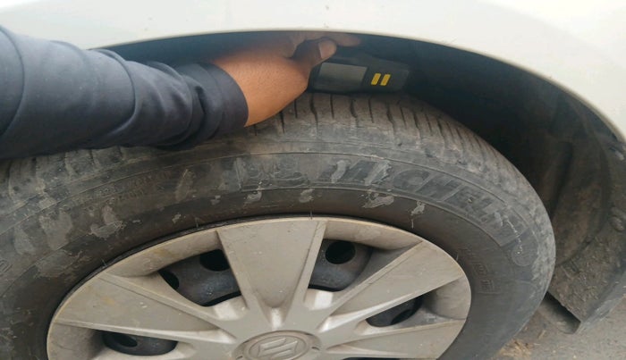 2011 Maruti SX4 VXI, CNG, Manual, 1,01,500 km, tyre