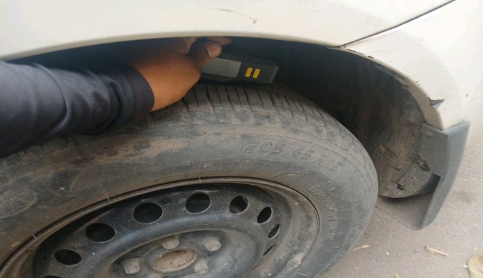 2011 Maruti SX4 VXI, CNG, Manual, 1,01,500 km, tyre