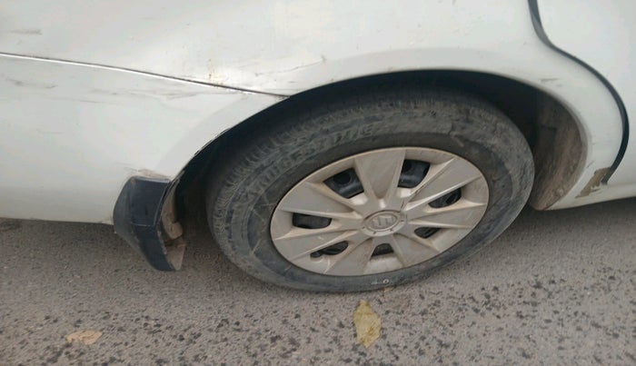 2011 Maruti SX4 VXI, CNG, Manual, 1,01,500 km, tyre