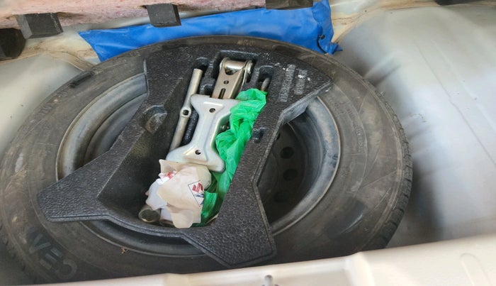 2015 Maruti Celerio ZXI, Petrol, Manual, 58,334 km, tyre