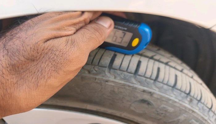 2015 Maruti Celerio ZXI, Petrol, Manual, 58,334 km, tyre