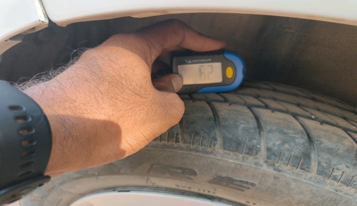 2015 Maruti Celerio ZXI, Petrol, Manual, 58,334 km, tyre