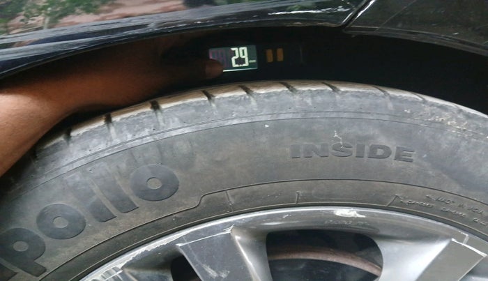 2018 Hyundai New Elantra 2.0 SX(O) AT PETROL, Petrol, Automatic, 61,991 km, tyre