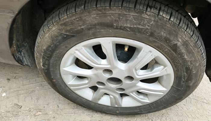 2017 Tata Tiago XT PETROL, Petrol, Manual, 46,741 km, tyre