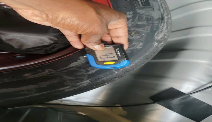 2025 Renault Kwid RXL(O) 1.0L AMT, Petrol, Automatic, 21,577 km, tyre