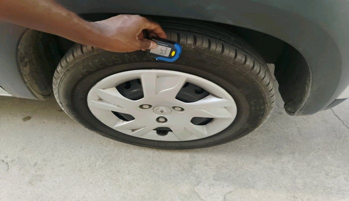 2025 Renault Kwid RXL(O) 1.0L AMT, Petrol, Automatic, 21,577 km, tyre