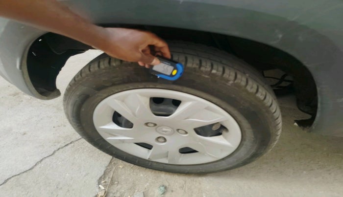 2025 Renault Kwid RXL(O) 1.0L AMT, Petrol, Automatic, 21,577 km, tyre