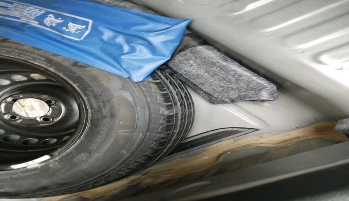 2023 Honda Amaze 1.2L I-VTEC VX, Petrol, Manual, 43,499 km, tyre