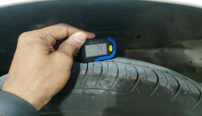 2012 Maruti Swift Dzire VDI, Diesel, Manual, 2,03,287 km, tyre