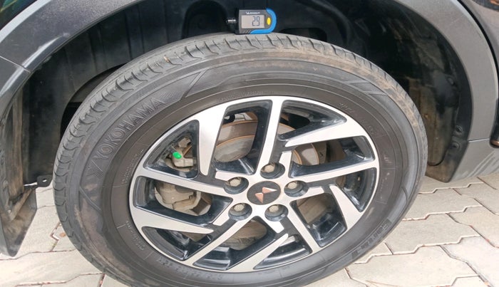 2023 Mahindra XUV400 EL 7.2 KW, Electric, Automatic, 1,01,437 km, tyre