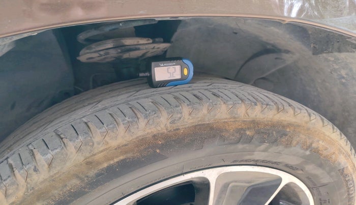 2016 Renault Duster 110 PS RXZ 4X2 AMT DIESEL, Diesel, Automatic, 1,21,578 km, tyre