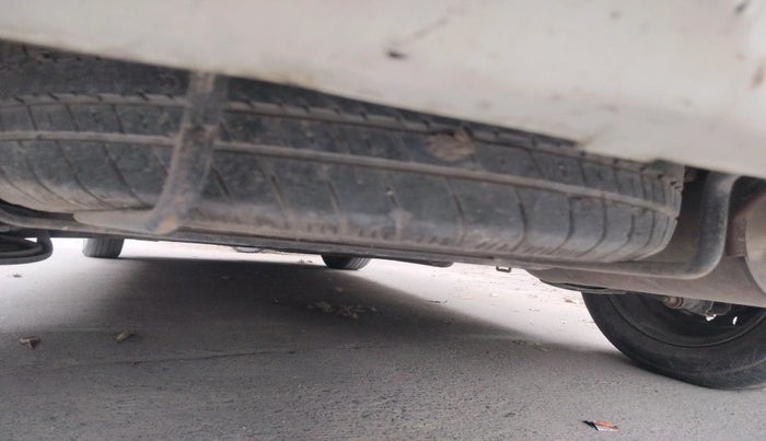 2014 Maruti Ertiga VXI, Petrol, Manual, 61,690 km, tyre