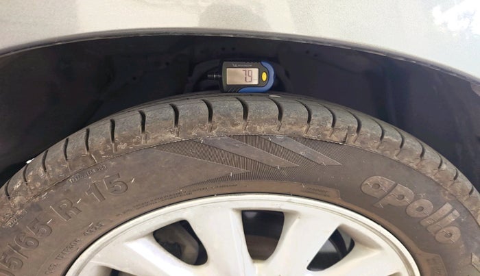 2014 Toyota Innova 2.5 VX 7 STR, Diesel, Manual, 1,94,161 km, tyre