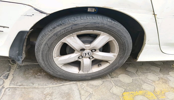 2013 Honda City 1.5L I-VTEC S MT, CNG, Manual, 1,30,640 km, tyre