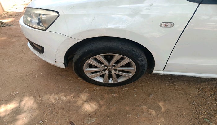 2013 Volkswagen Polo HIGHLINE DIESEL, Diesel, Manual, 2,02,523 km, tyre