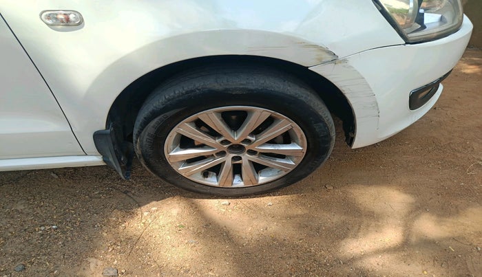 2013 Volkswagen Polo HIGHLINE DIESEL, Diesel, Manual, 2,02,523 km, tyre