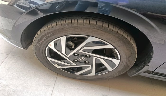 2025 Hyundai NEW I20 ASTA (O) 1.2 MT, Petrol, Manual, 2,609 km, tyre