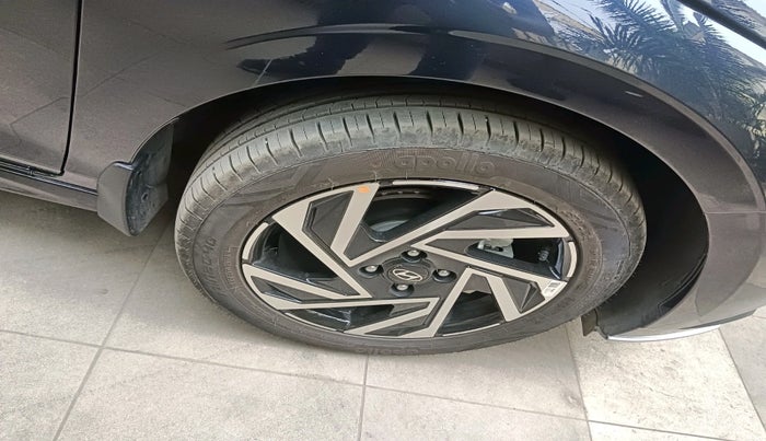 2025 Hyundai NEW I20 ASTA (O) 1.2 MT, Petrol, Manual, 2,609 km, tyre