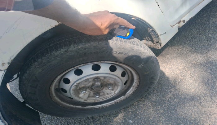 2012 Hyundai Eon ERA, Petrol, Manual, 79,787 km, tyre