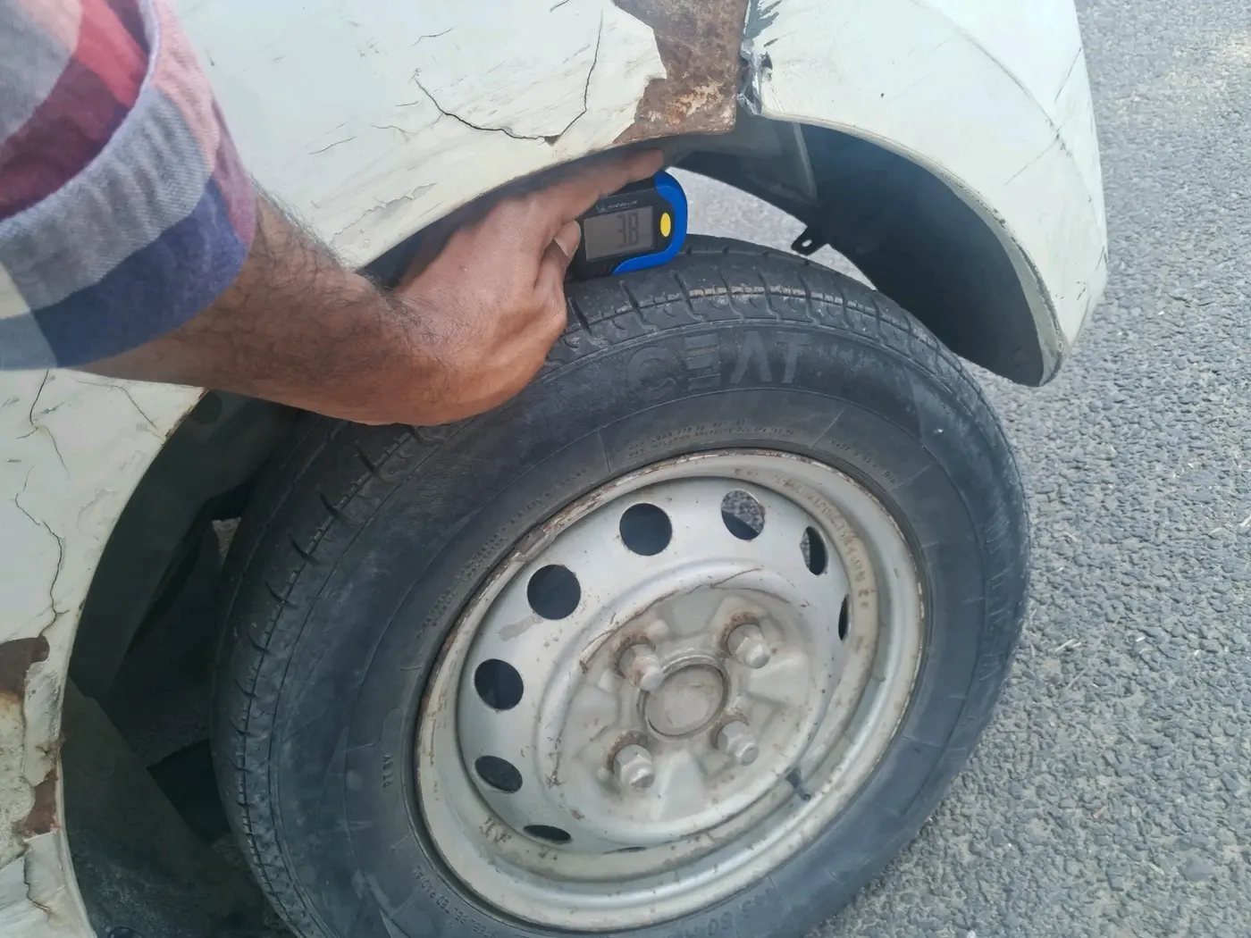 2012 Hyundai Eon ERA, Petrol, Manual, 79,787 km, tyre