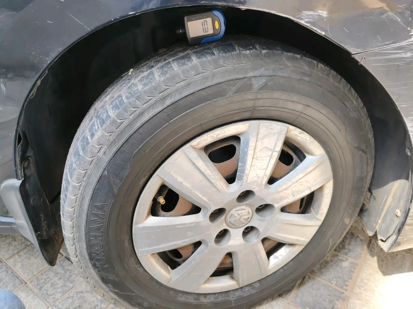 2012 Volkswagen Vento TRENDLINE 1.6, Petrol, Manual, 1,34,200 km, tyre