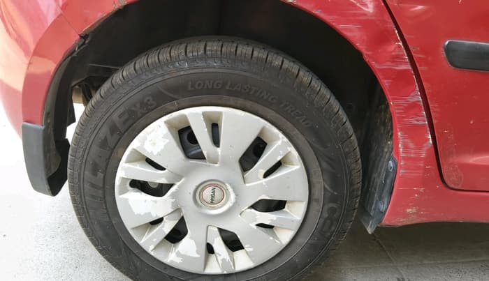 2006 Maruti Swift VXI 1.3, Petrol, Manual, 1,32,074 km, tyre