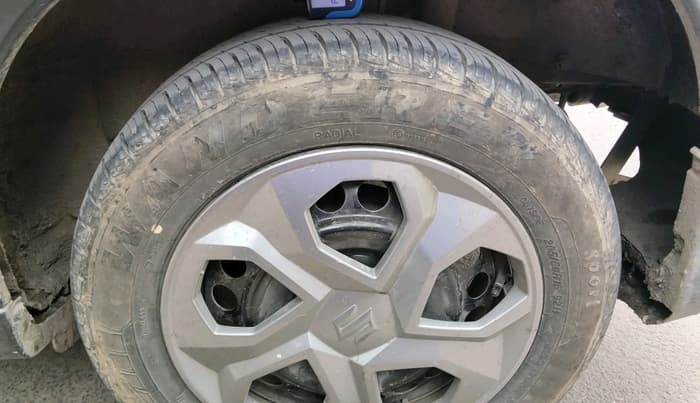 2017 Maruti Vitara Brezza VDI, Diesel, Manual, 34,456 km, tyre