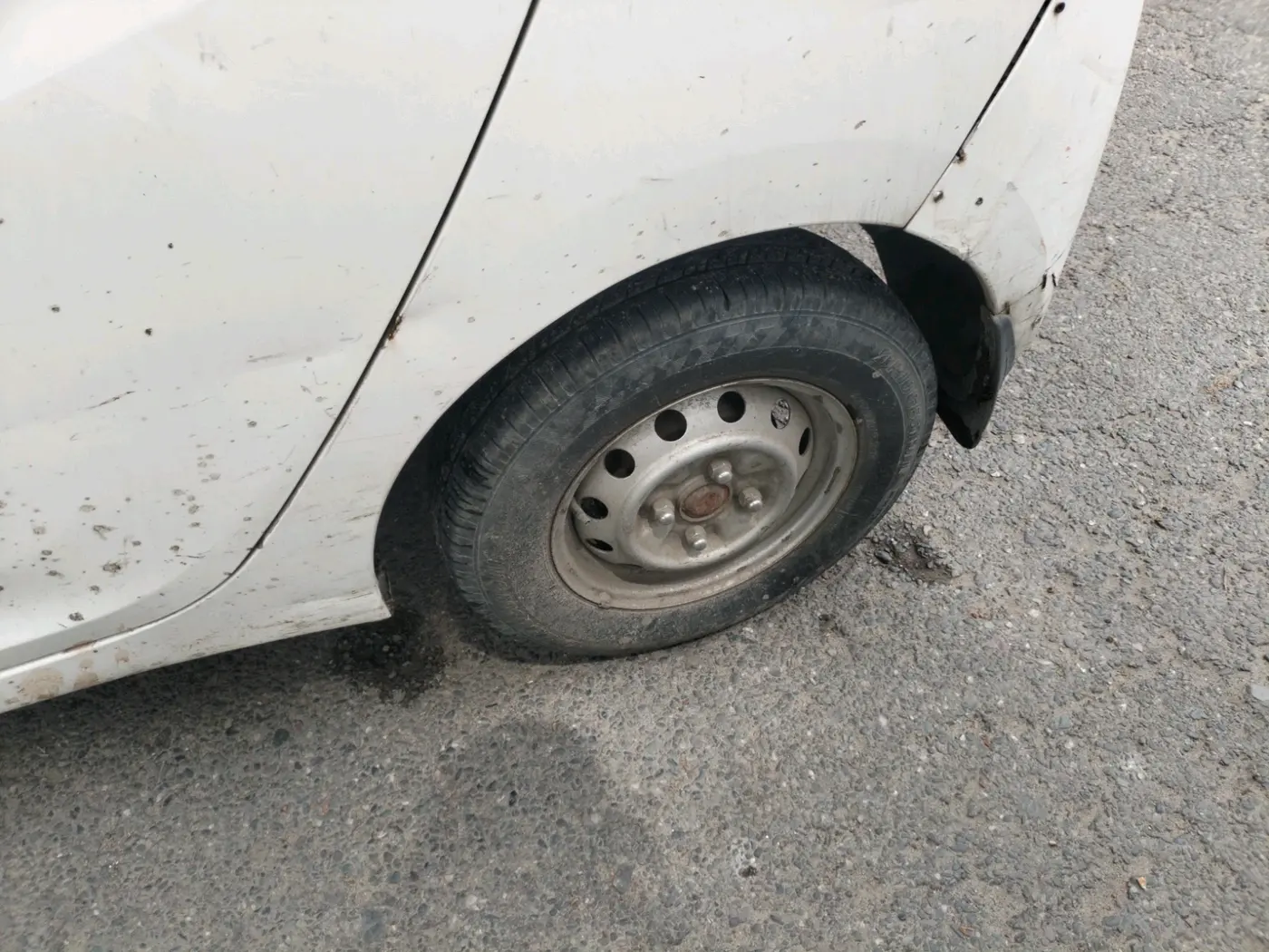 2014 Hyundai Eon D-LITE, Petrol, Manual, 50,908 km, tyre