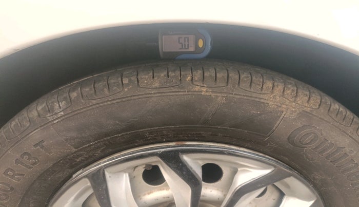 2014 Hyundai i10 MAGNA 1.1, Petrol, Manual, 83,950 km, tyre