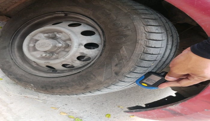 2015 Hyundai Eon D-LITE+, Petrol, Manual, 68,847 km, tyre