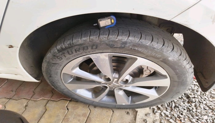 2015 Hyundai Elite i20 ASTA 1.4 CRDI (O), Diesel, Manual, 1,41,425 km, tyre