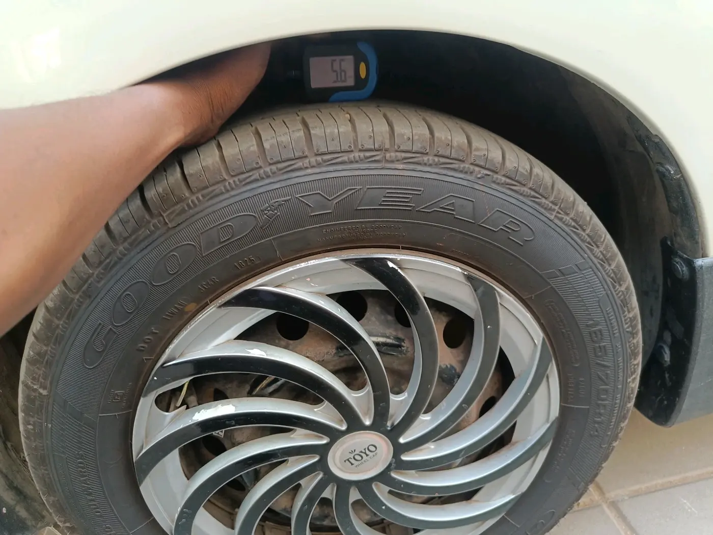 2014 Maruti Celerio VXI AMT, Petrol, Automatic, 72,145 km, tyre