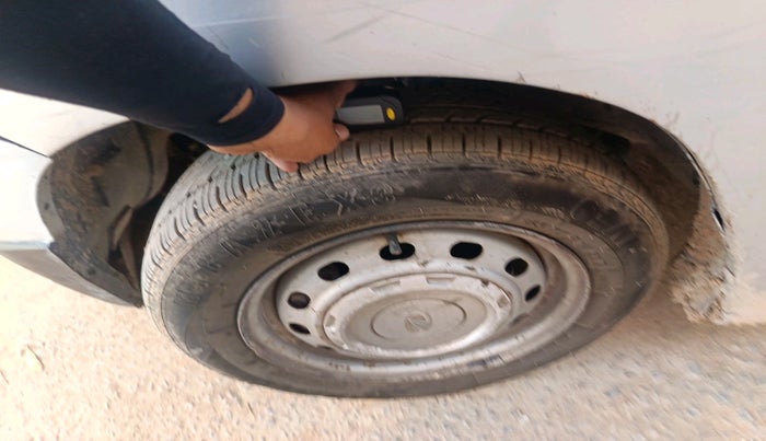 2017 Mahindra Kuv100 K2 6 STR, CNG, Manual, 97,472 km, tyre