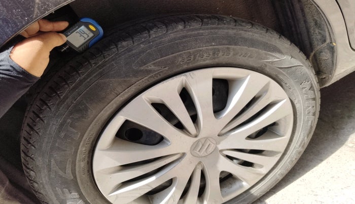 2015 Maruti Ertiga VXI, Petrol, Manual, 75,935 km, tyre