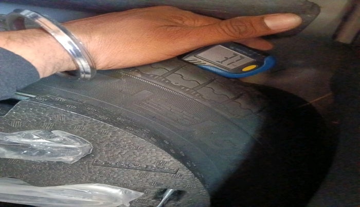 2024 Mahindra XUV 3XO AX5 1.2 L TCMPFi, Petrol, Manual, 7,722 km, tyre