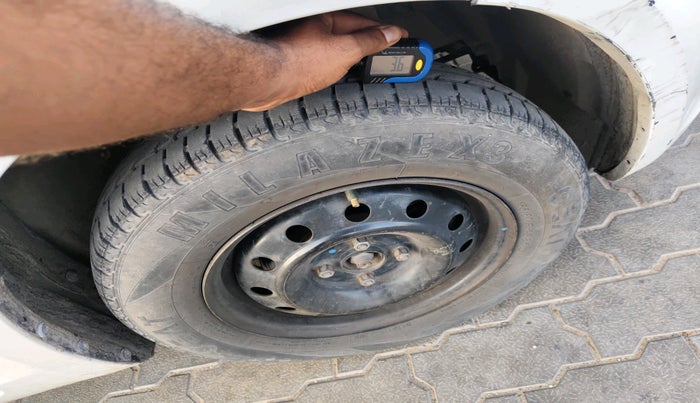 2011 Maruti Swift VDI, Diesel, Manual, 1,38,521 km, tyre