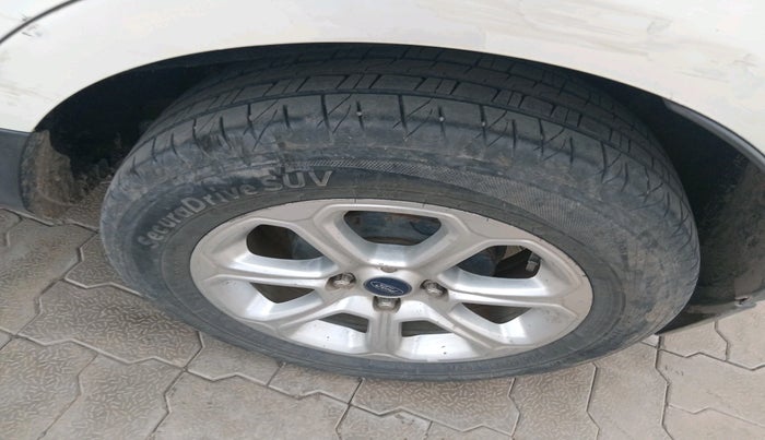 2019 Ford Ecosport TITANIUM + 1.5L DIESEL, Diesel, Manual, 1,05,390 km, tyre