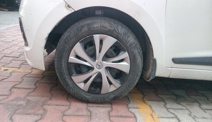 2013 Hyundai Grand i10 SPORTZ 1.2 KAPPA VTVT, Petrol, Manual, 1,03,282 km, tyre