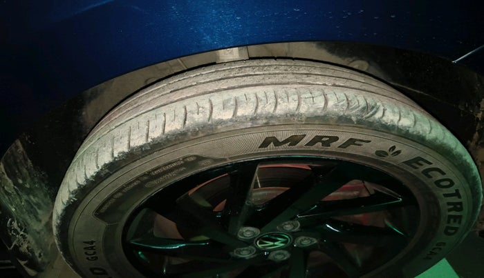 2024 Volkswagen VIRTUS GT PLUS TSI 1.5 EVO DSG, Petrol, Automatic, 9,063 km, tyre