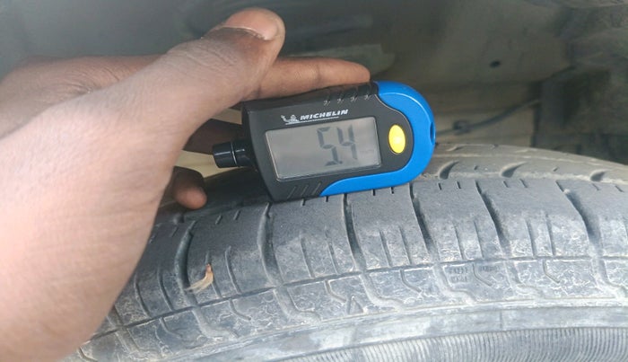 2016 Maruti Swift VXI O, Petrol, Manual, 90,758 km, tyre