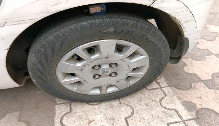 2012 Hyundai i20 MAGNA (O) 1.2, Petrol, Manual, 1,10,542 km, tyre