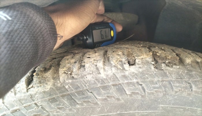 2016 Mahindra XUV500 W10, Diesel, Manual, 58,996 km, tyre