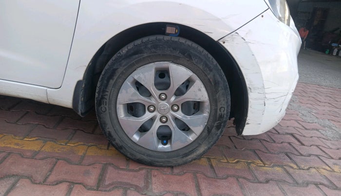 2017 Hyundai Xcent E+ 1.2 CRDI, Diesel, Manual, 1,40,290 km, tyre