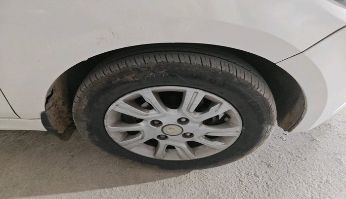 2017 Tata Tiago XZ PETROL, CNG, Manual, 80,000 km, tyre