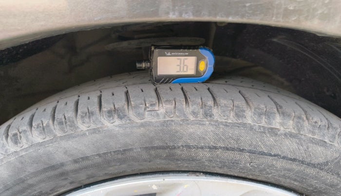 2020 Maruti Ertiga VXI SHVS, Petrol, Manual, 44,912 km, tyre